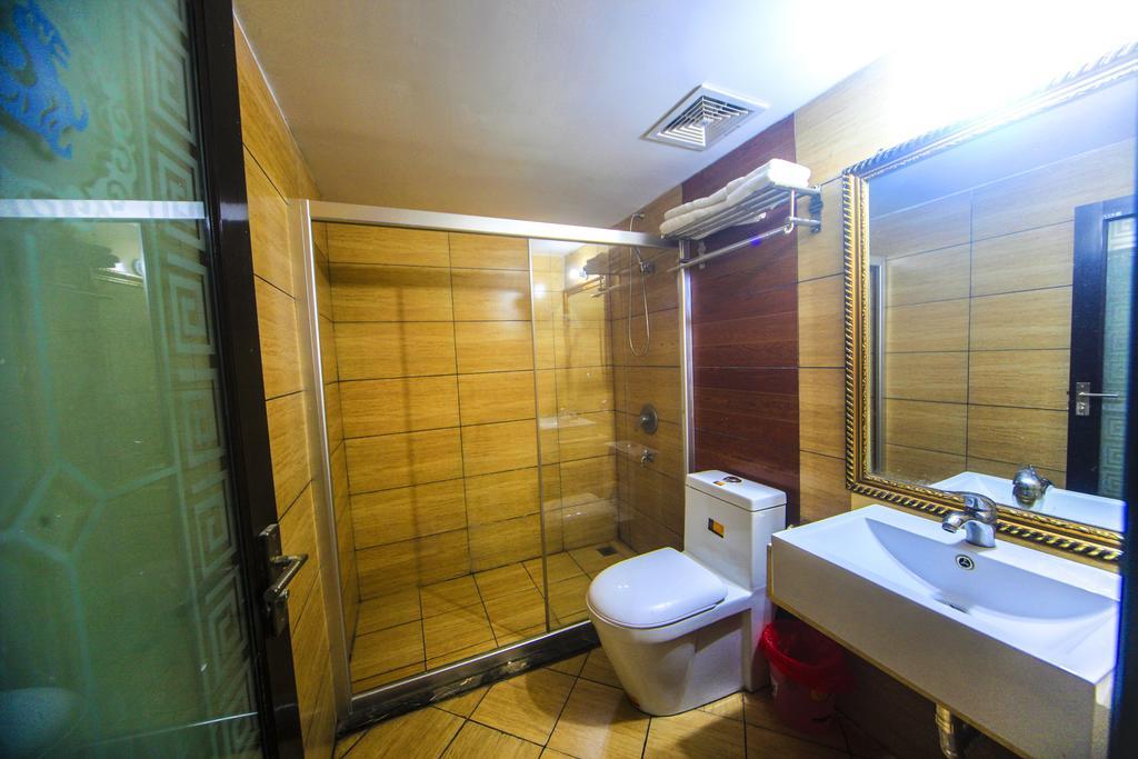 Fawlty Towers Hotel Yangshuo Habitación foto