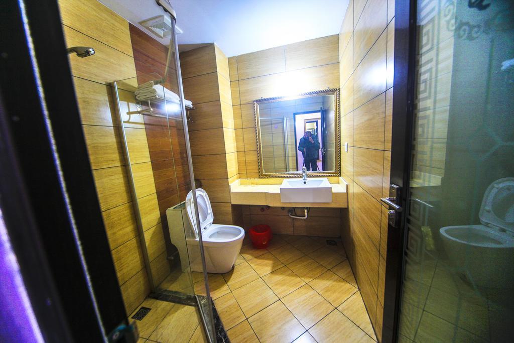 Fawlty Towers Hotel Yangshuo Habitación foto