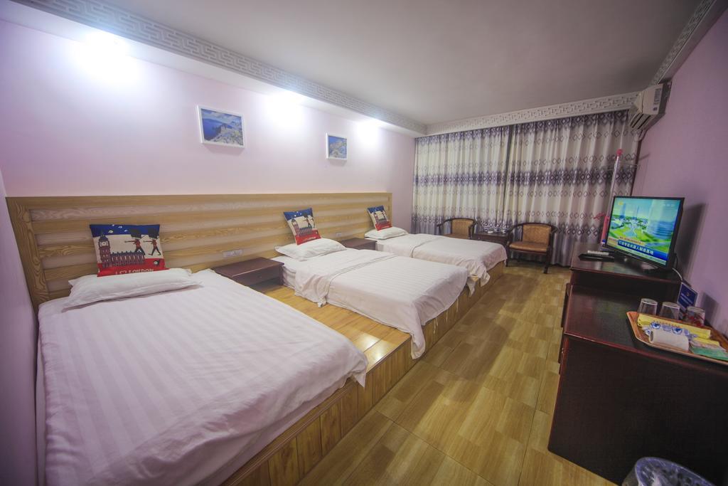 Fawlty Towers Hotel Yangshuo Habitación foto
