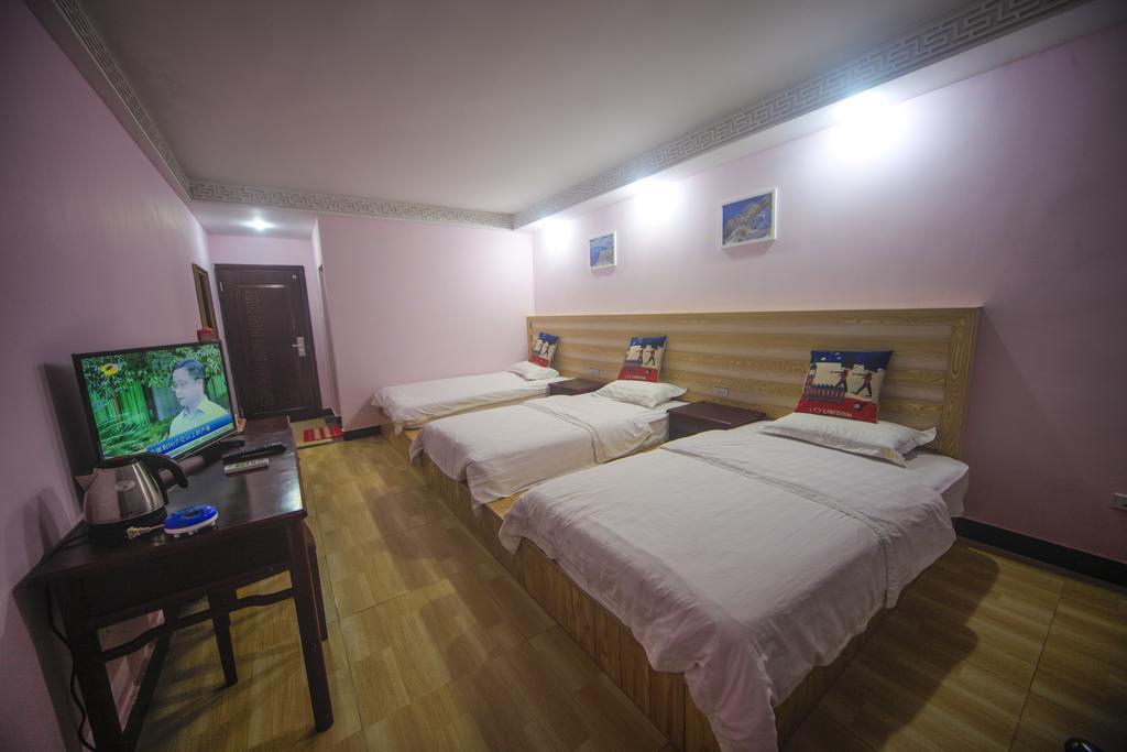 Fawlty Towers Hotel Yangshuo Habitación foto